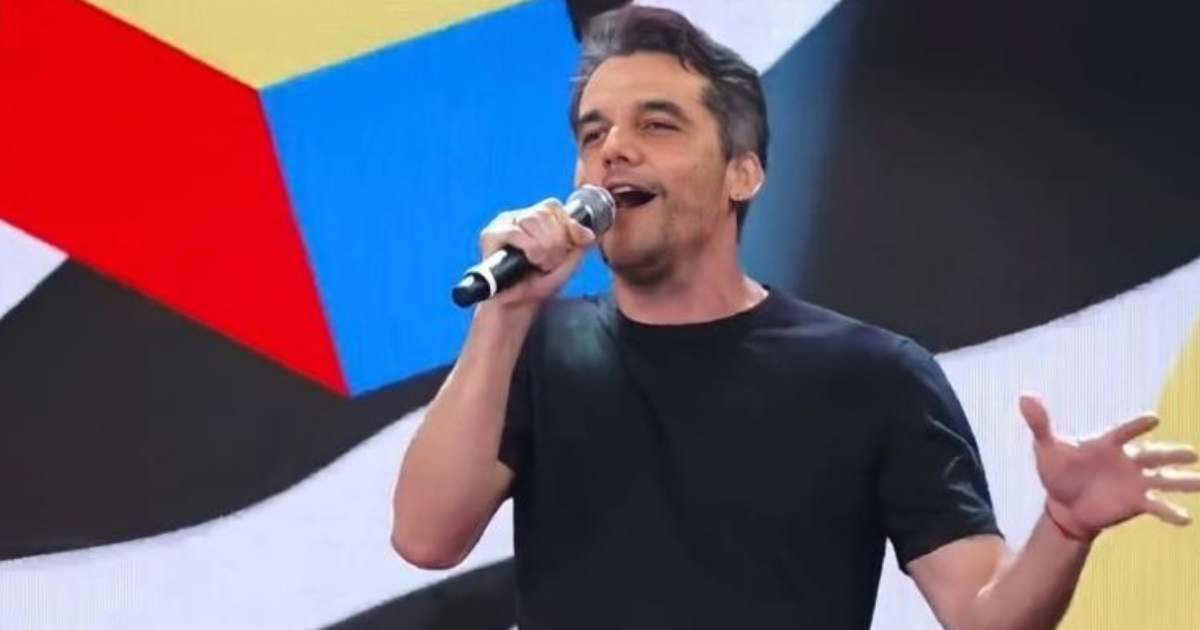 Wagner Moura em apresentação no Altas Horas (Reprodução/redes sociais)