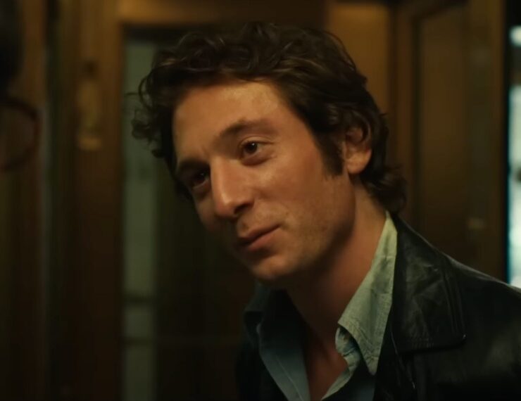 Jeremy Allen White como Bruce Springsteen