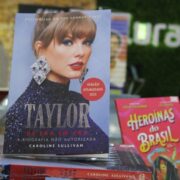 Biografia não autorizada de Taylor Swift (Divulgação Lura Editorial)