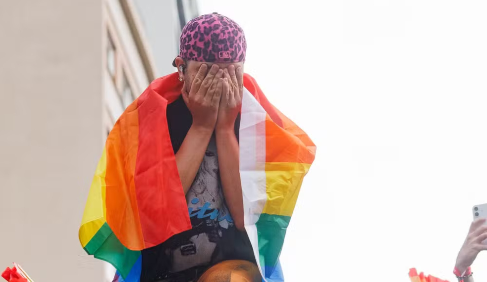 Pedro Sampaio na Parada do Orgulho LGBT+ (Brazil News)