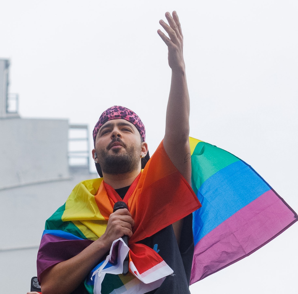 Pedro Sampaio na Parada do Orgulho LGBT+ (Brazil News)