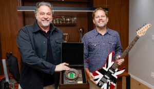 Julio Casares, presidente do São Paulo Futebol Clube, e Alexandre Faria, VP da Live Nation Brasil