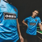 Camisa do Oasis com o Bohemian FC
