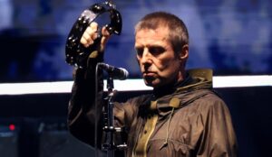 Liam Gallagher no primeiro show do Oasis desde 2009