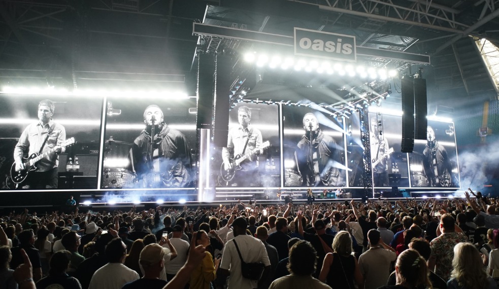 Oasis em Cardiff na abertura da turnê 'Live 25'