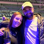 Fãs curtem show do Henrique e Juliano em camarote (Vitória Zane) (2)