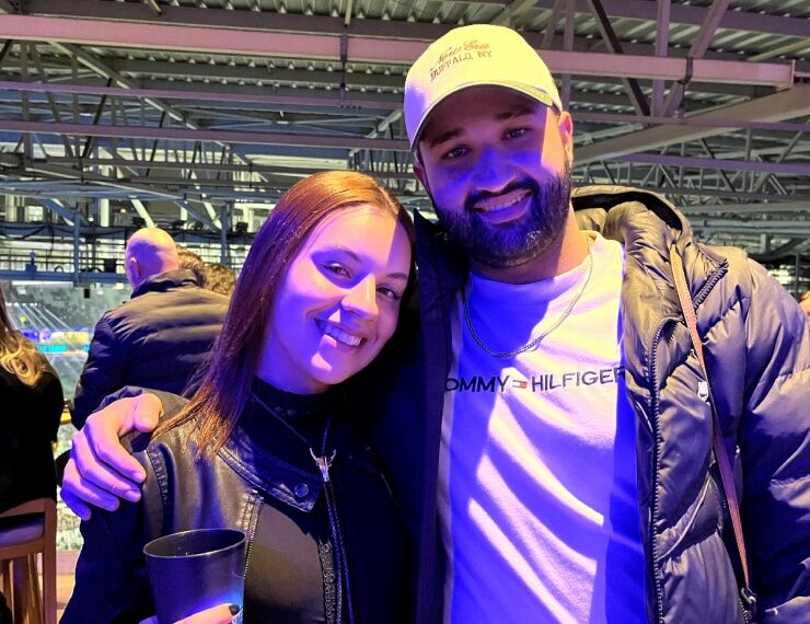 Fãs curtem show do Henrique e Juliano em camarote (Vitória Zane) (2)