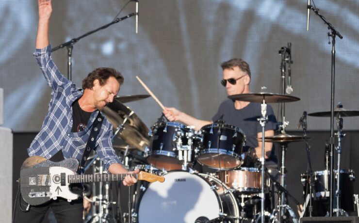 Eddie Vedder e Matt Cameron em show do Pearl Jam em 2022