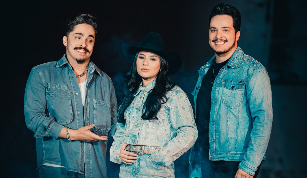 Fiorella com a dupla Kaique e Felipe
