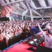 Dubdogz criaram a festa ‘Nostalgia’ (Divulgação)