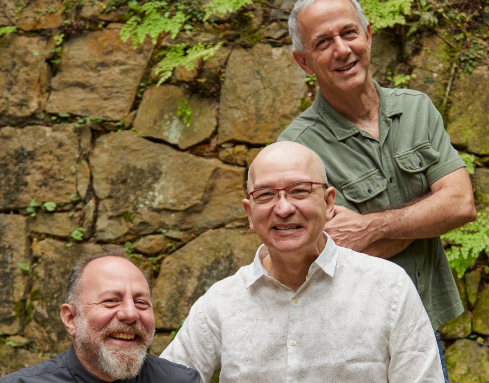 Herbert Vianna, João Barone e Bi Ribeiro celebram 40 anos de amizade e rock na banda Paralamas do Sucesso