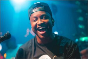 Thiaguinho, durante show do projeto 'Banjo e Boné'