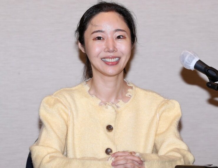 Min Hee-jin