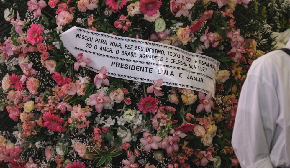 Presidente Lula manda coroa de flores para o velório de Preta Gil