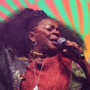 Zezé Motta se apresenta no festival Latinidades (Foto: @biabrg)