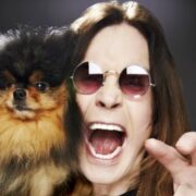 Ozzy Osbourne e cachorro da raça Lulu da Pomerânia (divulgação)
