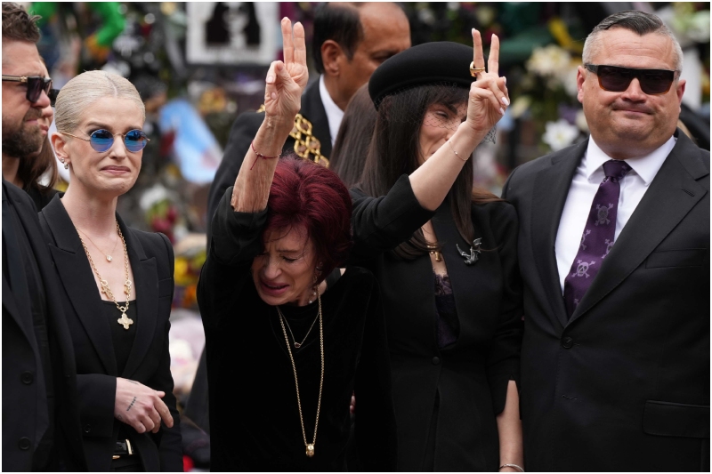Ozzy Osbourne: funeral reuniu milhares de pessoas na Inglaterra 