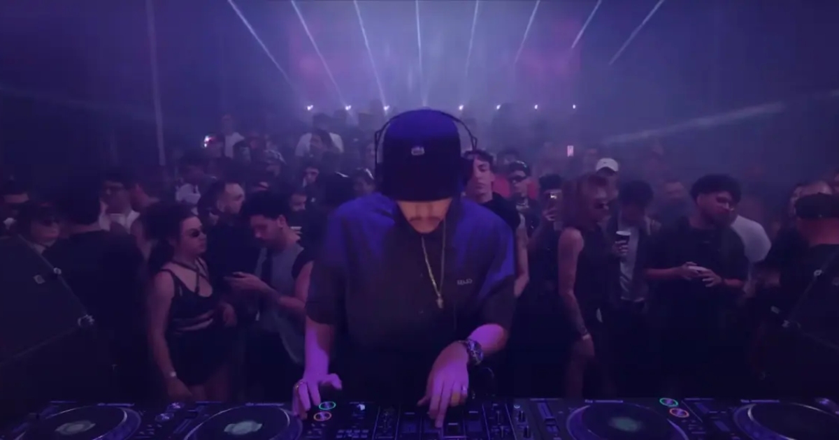 CRAZED (BR) em apresentação no Boiler Room (Reprodução/YouTube)