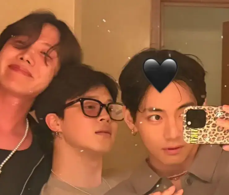 V, Jimin e J-hope