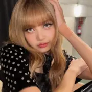 Lisa, do BLACKPINK