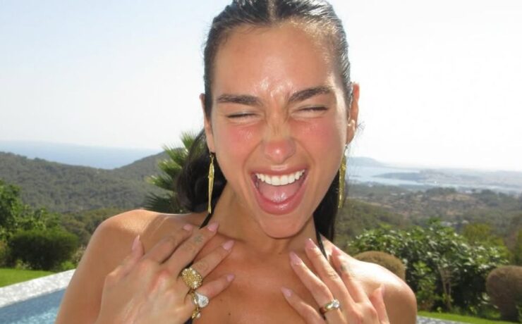 Dua Lipa em Ibiza [reprodução: Instagram]