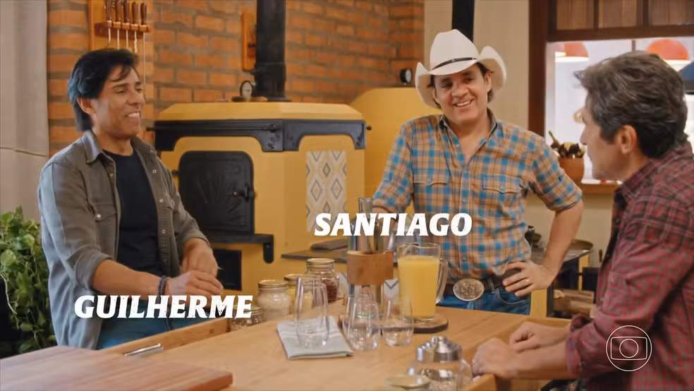 Daniel e a dupla Guilherme e Santiago no programa Viver Sertanejo [crédito - Globo]
