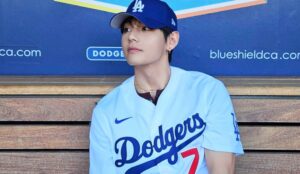V, do BTS, em jogo dos Dodgers