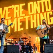 Kings of Leon e Zach Bryan