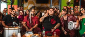 Menos é Mais no clipe de 'Coração Partido' (Reprodução_YouTube)