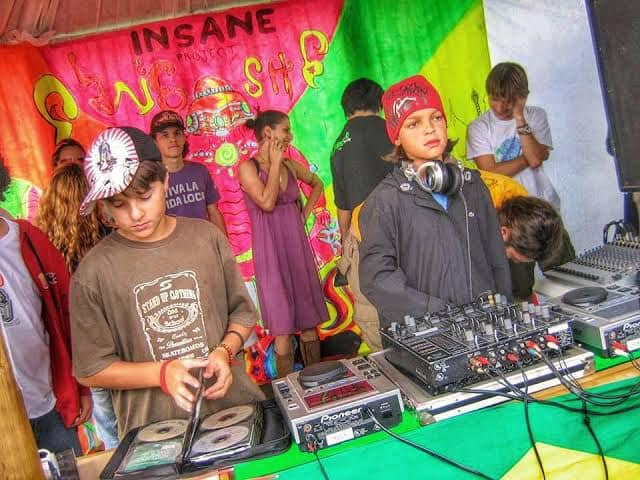 Alok e Bhaskar, seu irmão (reprodução: Facebook).