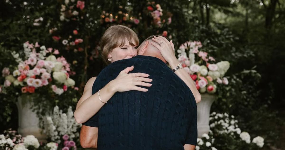 Taylor Swift anuncia noivado com Travis Kelce