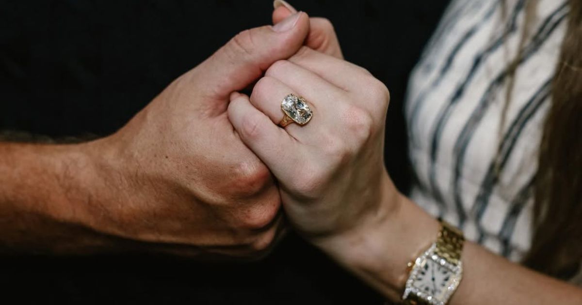 Taylor Swift anuncia noivado com Travis Kelce (Reprodução/Instagram)