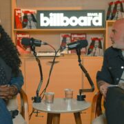 Karin Hills no programa Cabos e Cases, da Billboard Brasil (Reproção/YouTube)