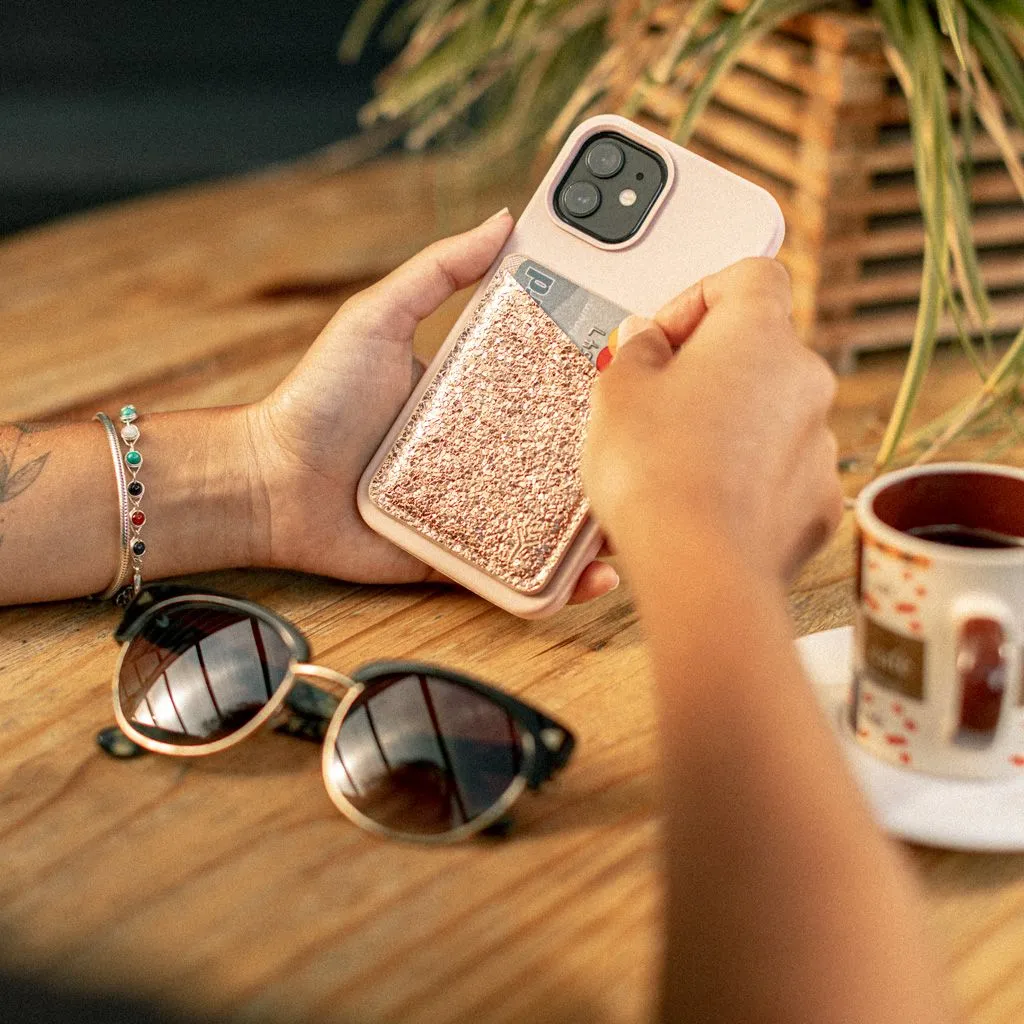 Celular e óculos (pinterest)