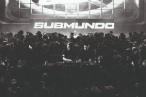 O baile funk Submundo 808 (@juulios)