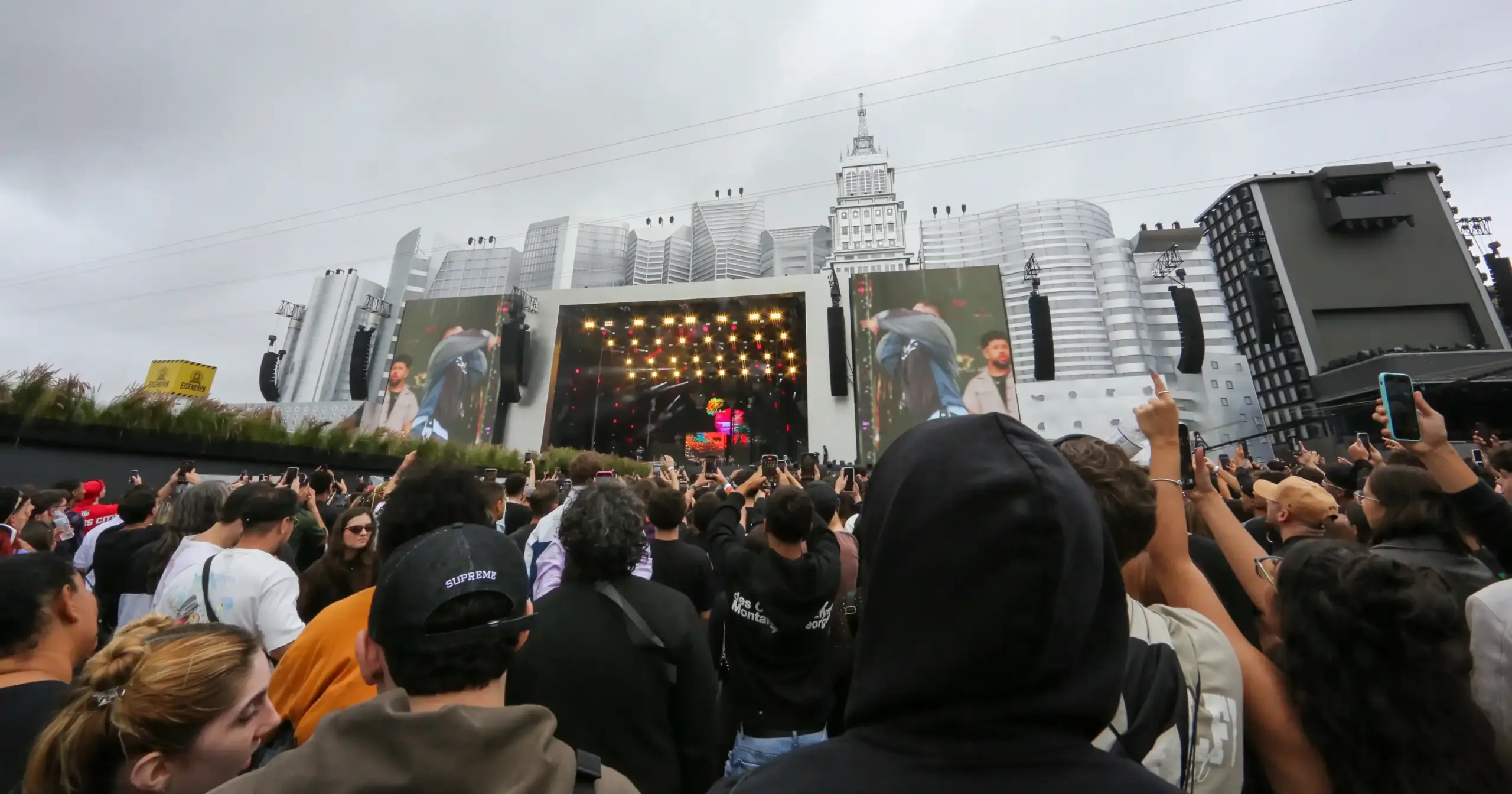 Público durante primeiro dia do The Thown (Sidinei Lopes/@oberservadordaimagem/BillboardBrasil)