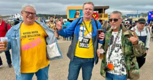 fãs do Sex Pistols meio putos, meio felizes no The Town