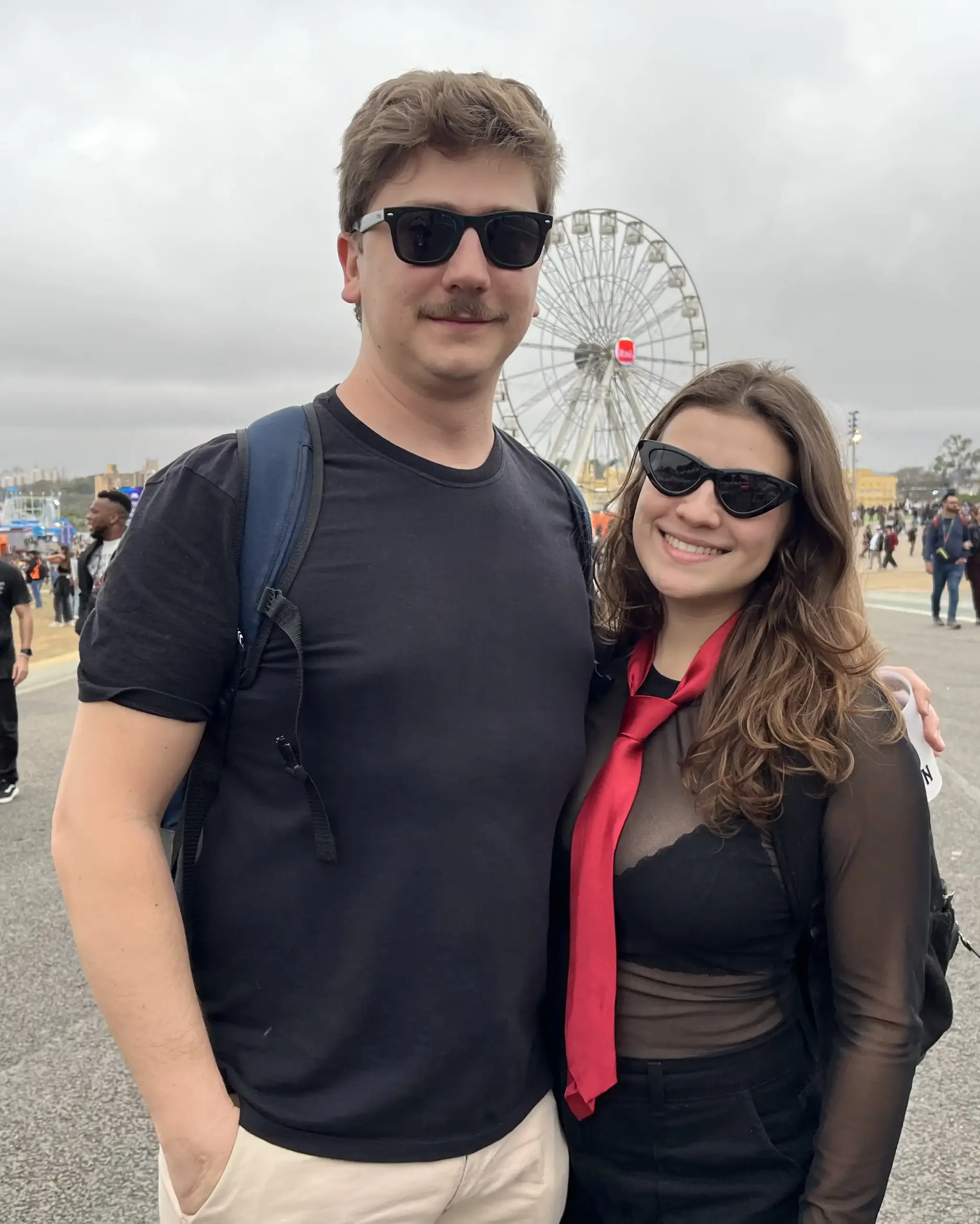 Milena com o namorado Pedro no The Town (Vitória Zane)