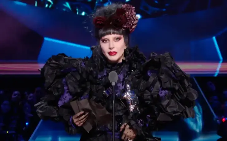 Lady Gaga venceu o prêmio de Artista do Ano do VMA 2025. Crédito: Reprodução.