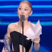Ariana Grande foi o grande destaque do VMA 2025. Crédito: Reprodução