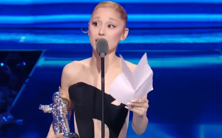 Ariana Grande foi o grande destaque do VMA 2025. Crédito: Reprodução