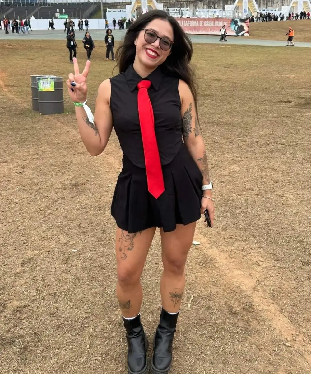 Luana se vestiu de Billie Joe Armstrong para curtir o The Town 2025