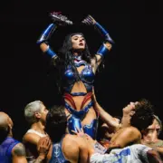 Katy Perry e os bailarinos da “Lifetimes Tour” (Cynthia Parkhurst)