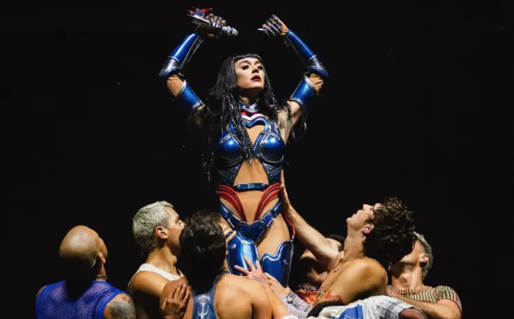 Katy Perry e os bailarinos da “Lifetimes Tour” (Cynthia Parkhurst)