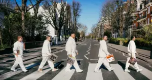Sorriso Maroto durante visita a Londres para gravação na Abbey Road