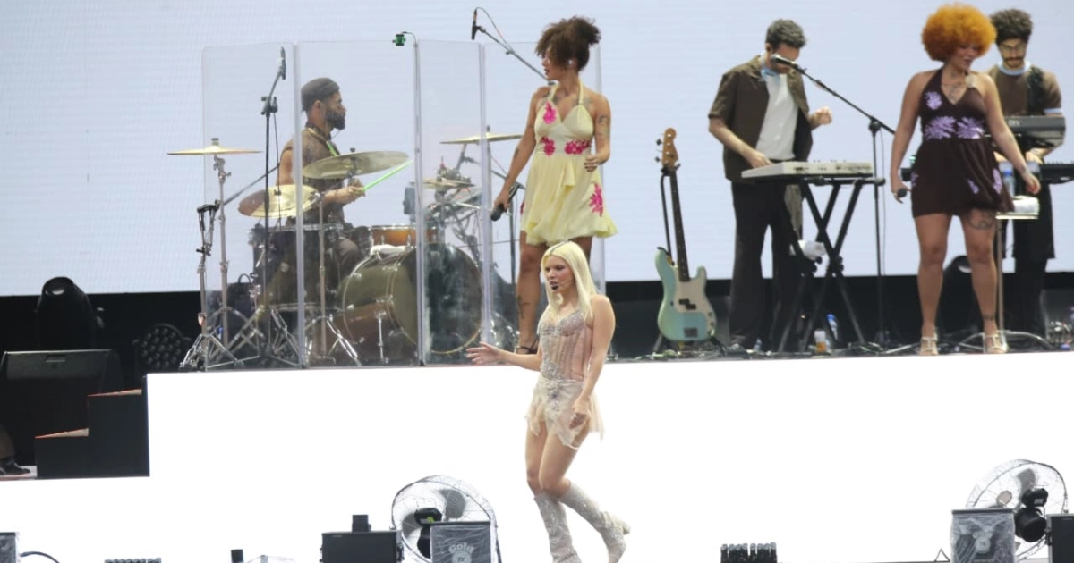 Duda Beat no The Town 2025 (@observadordaimagem)