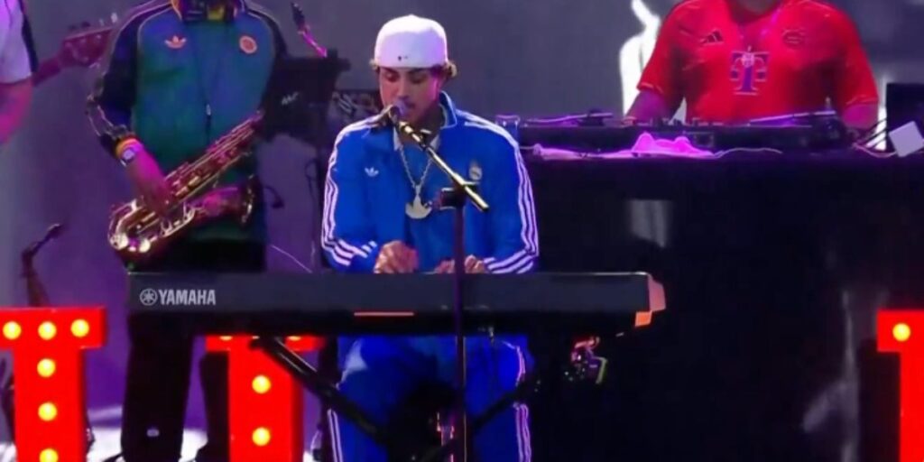 Na linha tênue entre o ruim e o brega, Livinho tentou ‘soul e funk’ no The Town 1 livinho the town