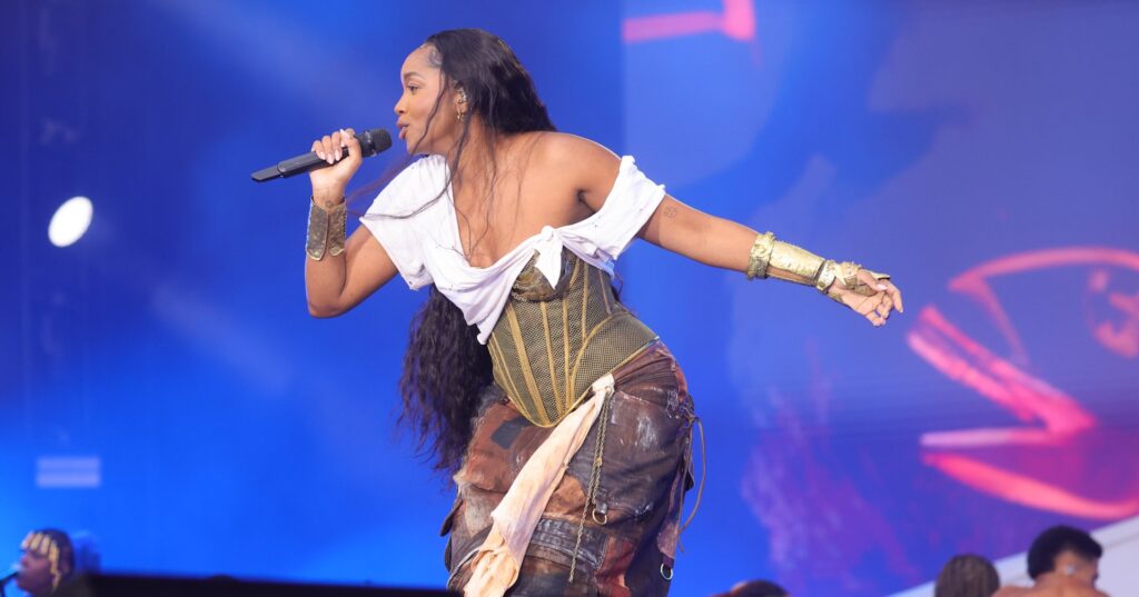 Iza revela era reggae no The Town (Lucas Ramos / Brazil News)