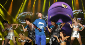 J Balvin no The Town 2025 (@observadordaimagem)