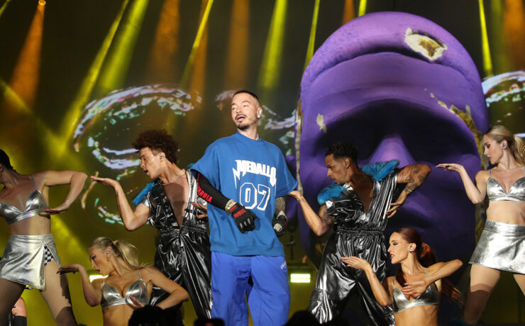 J Balvin no The Town 2025 (@observadordaimagem)